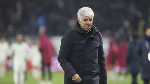 “十四年冰舞情深终散，各自前程，婚礼重逢却成陌生人”